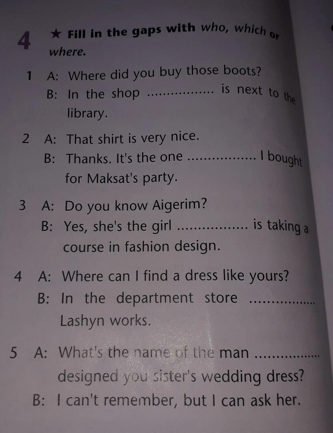 Английский язык fill in the gaps with. Fill in the gaps. Fill in the gaps with. Fill in the gaps with the who which which or whose. Whose who which where 5 класс упражнение.