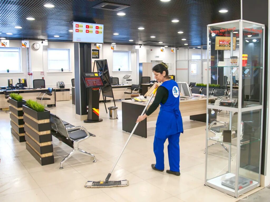 Уборка торгового зала проводится ежедневно с применением