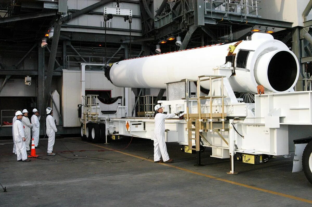 Solid 60. Твердотопливный ускоритель шаттла. solid rocket booster.