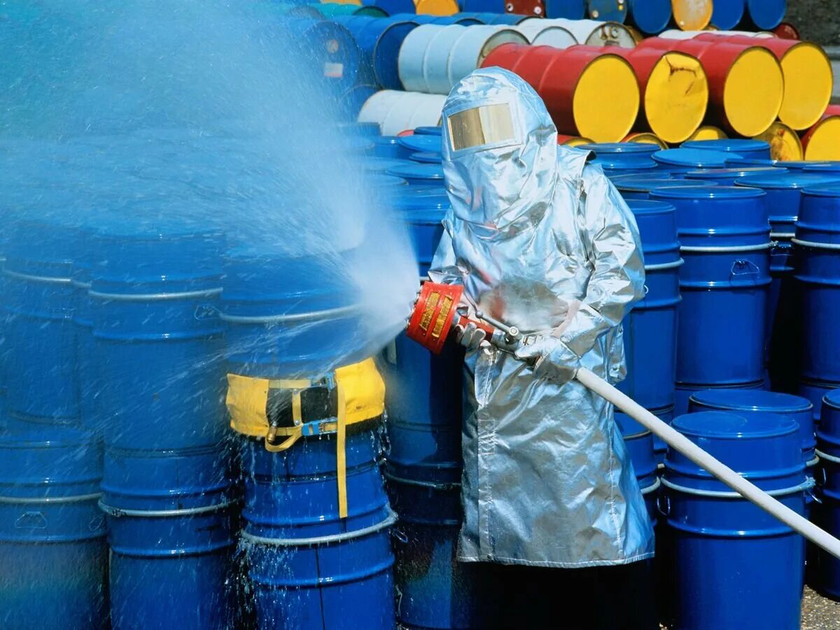 Отходы химического производства. Производство отравляющих веществ. Опасные химические отходы. Утилизация химических отходов. Производство отравляющих веществ.