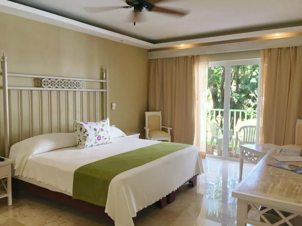 Superior garden view перевод