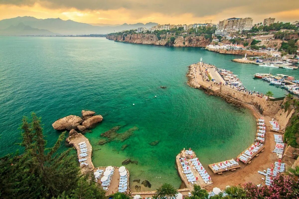 Закинтос медитерраниан. Конаклы (аланья). Пиратес бич клаб турция текирова. Пляж конаклы алания. Турция сиде море.