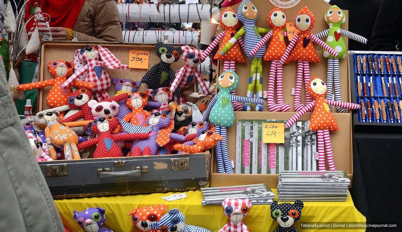 Ярмарка детских игрушек. Ярмарка игрушек. игрушки хенд мейд. ярмарка хендмейда. хенд мейд на продажу.