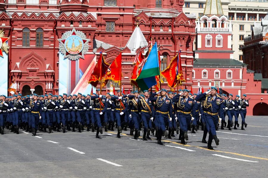 Военный парад в россии. Военный парад. Военный парад на красной площади. Парад 9 мая. День Победы красная площадь.