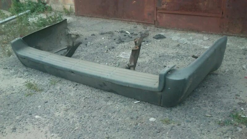 Бампер задний тойота камри 50. Задний бампер кузов. Задний бампер кузов. Задний бампер рено дастер 2013. Бампер задний кия сид 2010.