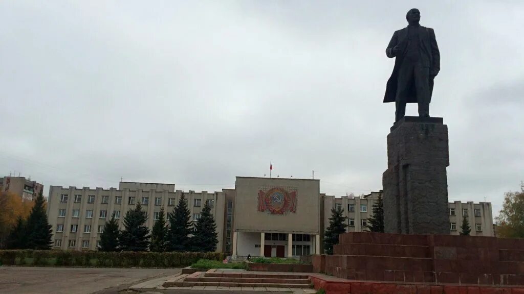 Зал администрации кстово. Кстово 2000 год. Площадь города кстово. Кстово центр города. Пл ленина кстово.