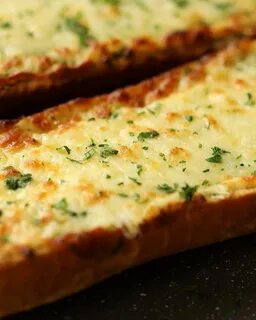 Хлеб с чесноком и зеленью в духовке