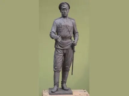 Памятник в полный рост