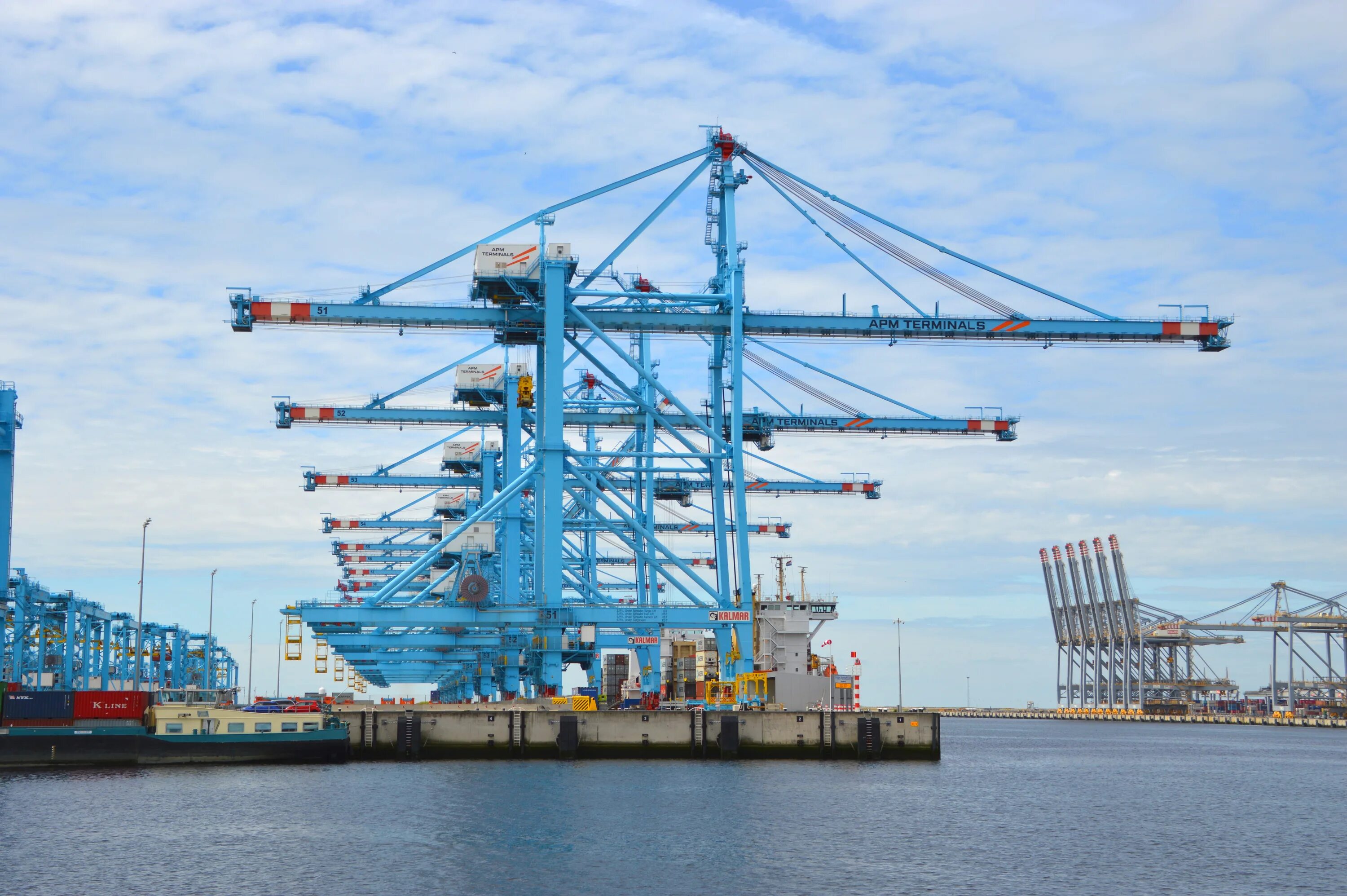 Terminal wiki. Контейнеровозы морские порта. apm terminals. apm terminals yucatan. container terminal rotterdam.