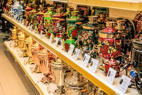 Сувенирная лавка в венеции. Shop for souvenirs картинка для детей. Buy souvenirs. Go for souvenirs. Go for souvenirs.