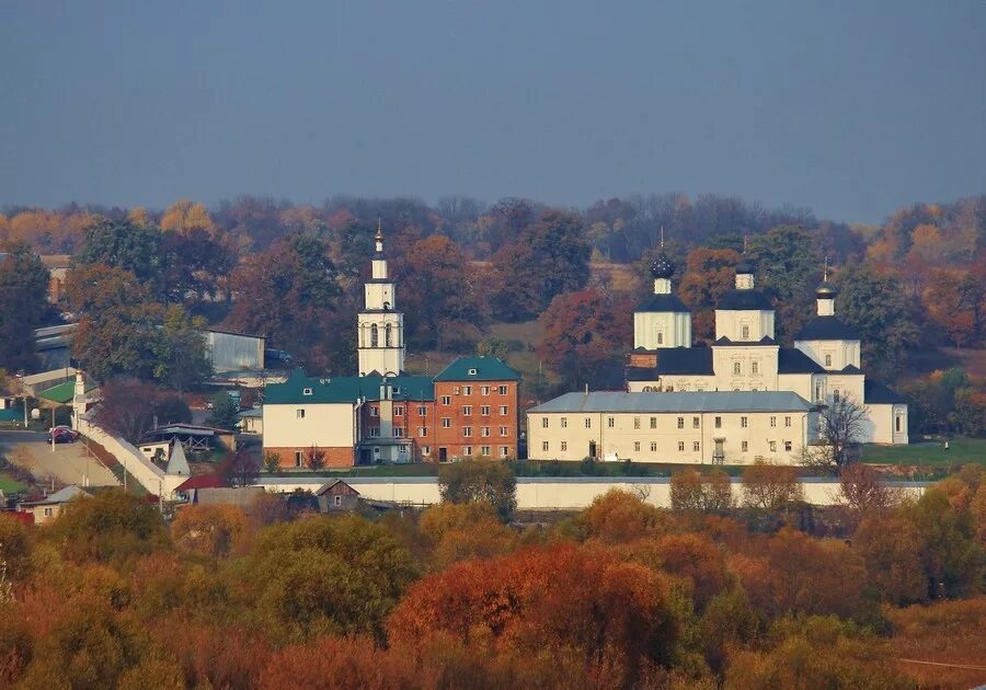 Рыльск святой. Рыльский Свято-Николаевский мужской монастырь. Рыльский монастырь Курская. Свято Николаевский монастырь Рыльск. Никольский монастырь Рыльск.