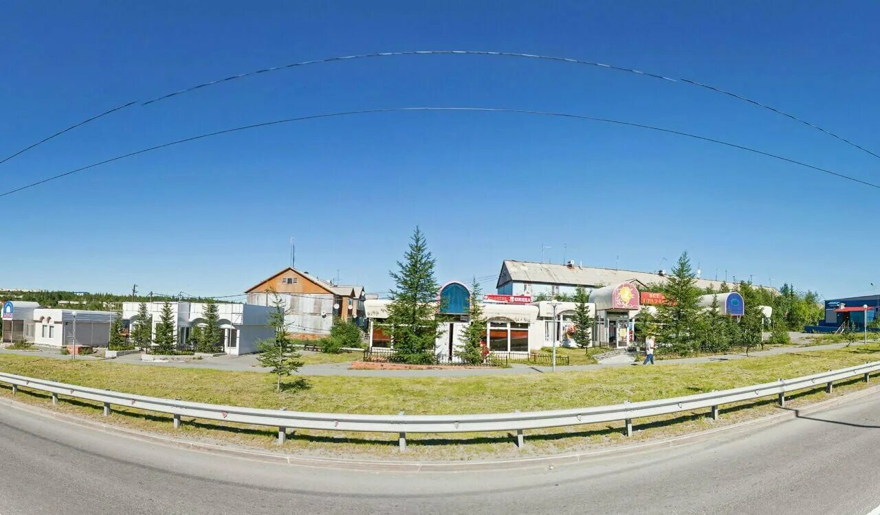 вокзал города лабытнанги. ямал город лабытнанги. ямал лабытнанги. железнодорожный вокзал лабытнанги. ледовый дворец авангард лабытнанги.