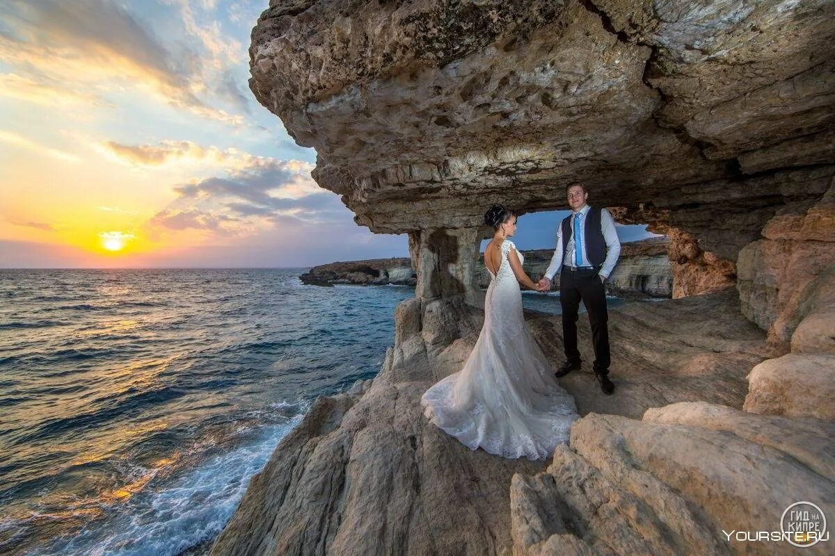 Невеста тур на русском. Свадьба у океана. Свадьба на море. Свадебная фотосессия на море. Свадьба на острове.