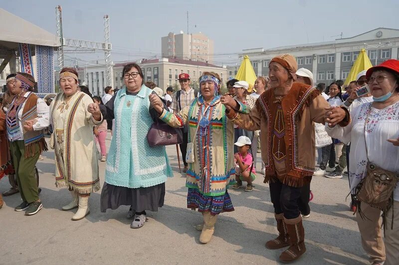 День коренные народы. Коренные народы. Международный день коренных народов. День коренных народов севера. С праздником коренных народов.