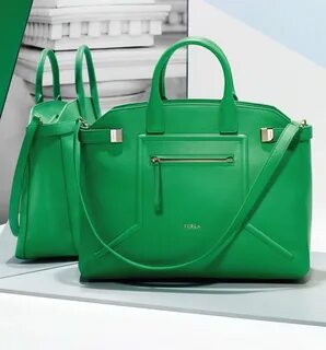I bag is green