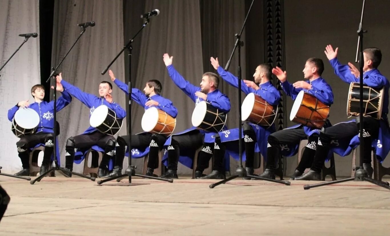 смотр искусств 9 букв. темы для художественной самодеятельности. знак всероссийский смотр сельской самодеятельности москва 1954 года. всероссийский смотр художественной самодеятельности. конкурсы мероприятия для студентов.