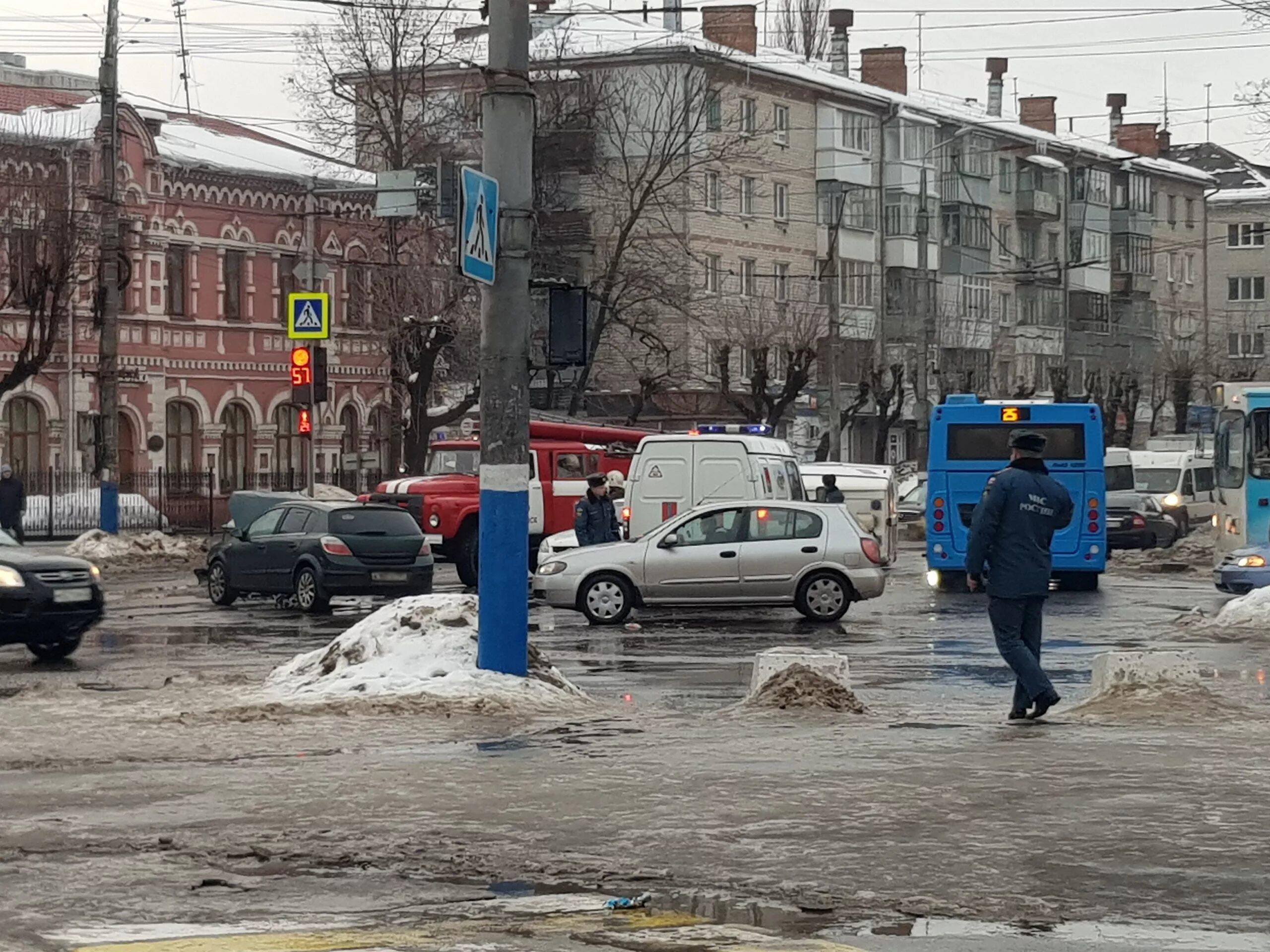 Типичный Брянск. Перекресток улица Литейная и улица 22 съезда КПСС. Сегодня утром Брянск. ДТП Брянск сегодня утром. Вести брянск сегодня