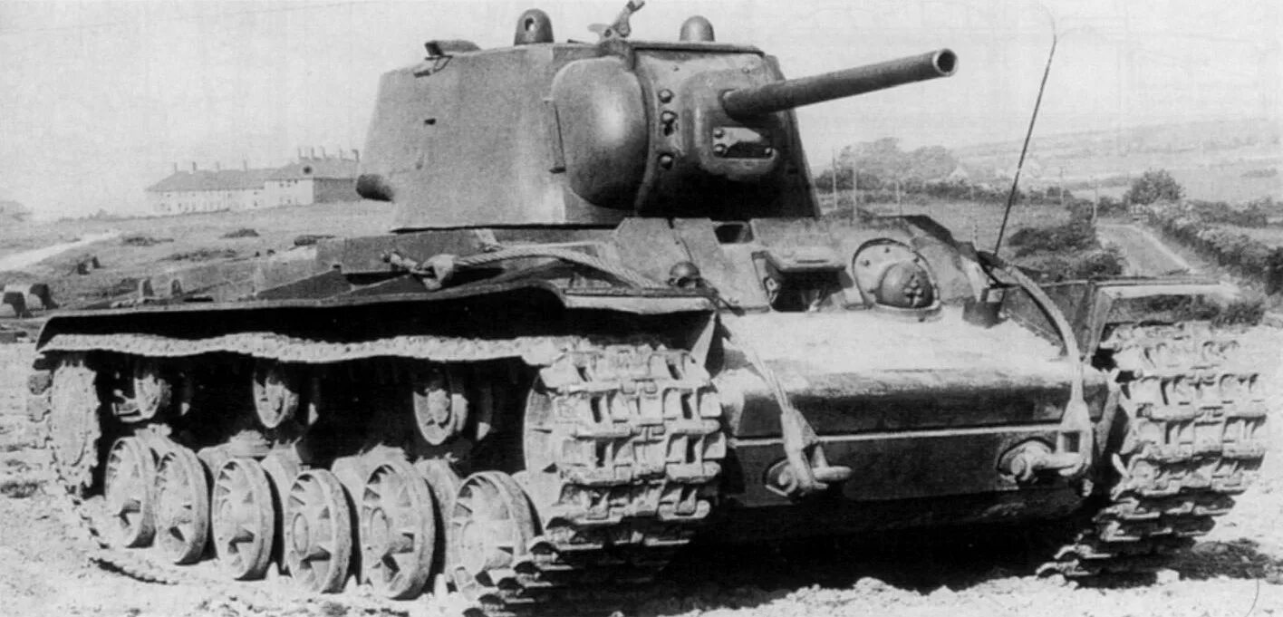 Какие танки были в начале войны. Танк кв-1. Подвиг Колобанова на кв-1.