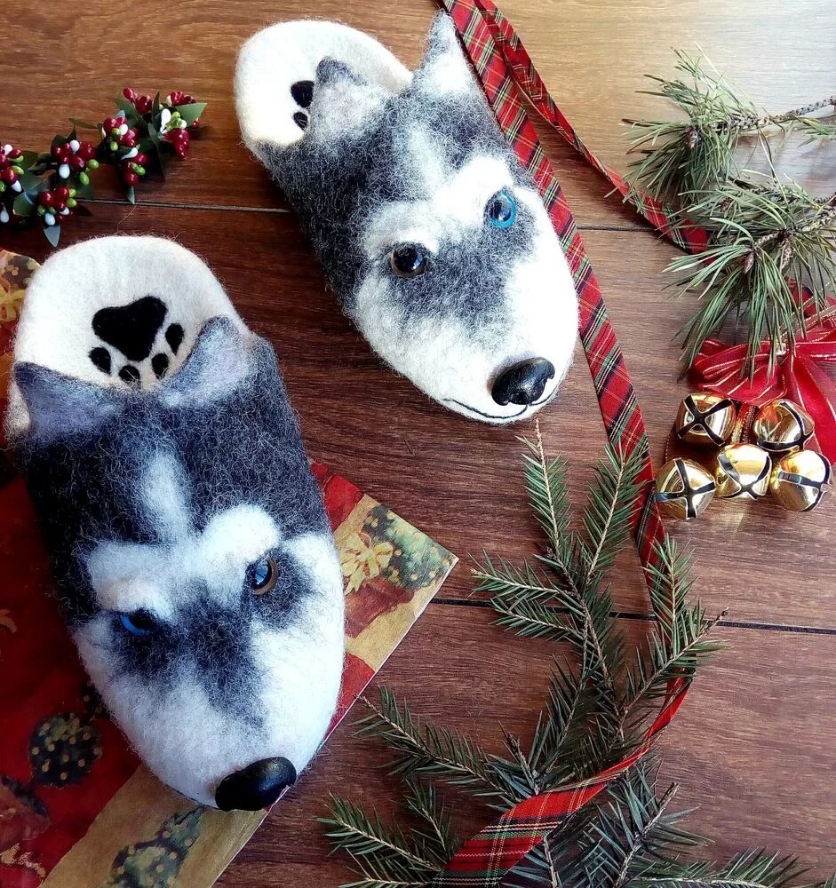 Медицинские тапочки мужские. Тапки со стразами женские. Тапочки со стразами женские. Amora 876 мужские тапочки. Вязаные тапки на подошве.