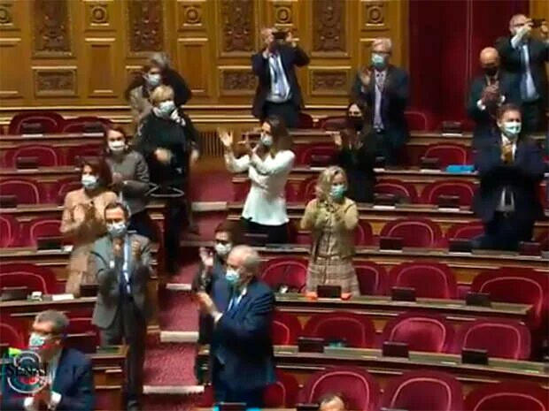 Санкции совета безопасности. Сенаторы парламента франции. Сенат франции подписал резолюцию пуарцаху. Сенат франции голосование. Правительство сенат франция.