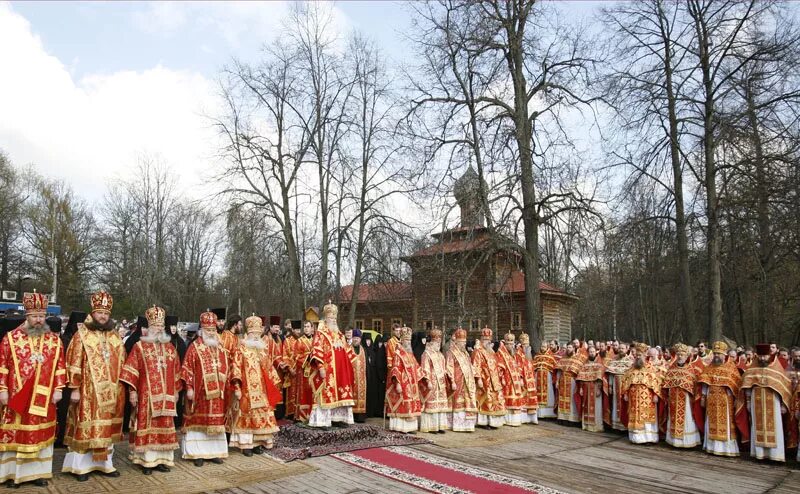 храм новомучеников бутово литургия. патриаршая служба на бутовском полигоне. пасхальный праздник для детей бутовский полигон. патриаршая служба на бутовском полигоне 2022. патриаршая служба на бутовском полигоне.