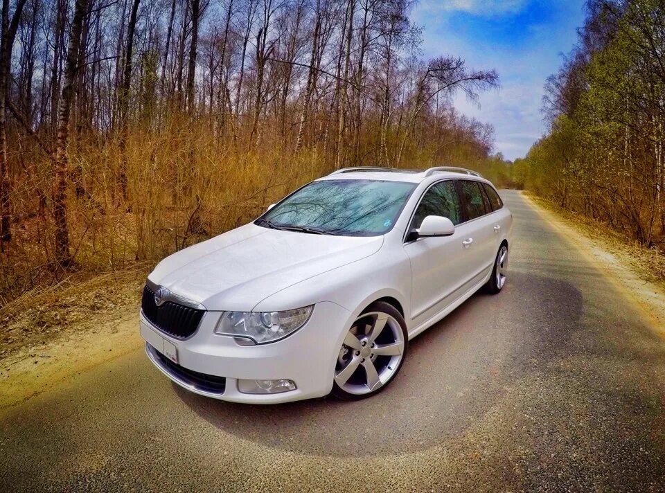 Диски на шкода суперб. Шкода суперб 2. superb 2 r18. skoda superb 2 диски vossen. skoda superb 2 диски.