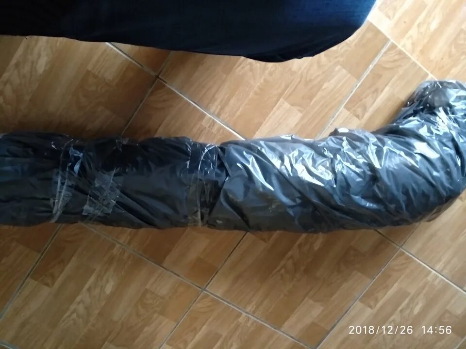 Как упаковать лыжи. Упакованная клюшка. отправка лыж упакованных. упаковать лыжи для транспортной компании. упаковал в нейлон мост.