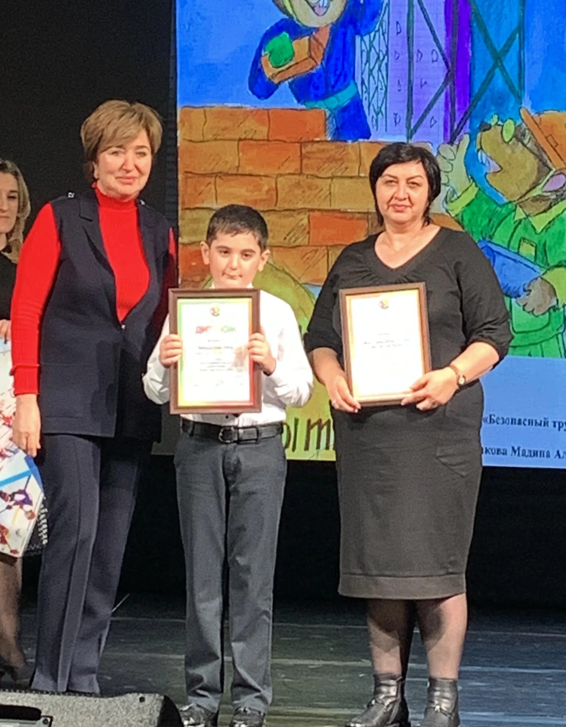 Добровольцы из карачаево черкесии. Москва награждение победителей конкурса без срока давности. Кчр конкурс. Столица карачаево столица черкесии. Конкурс награждение.