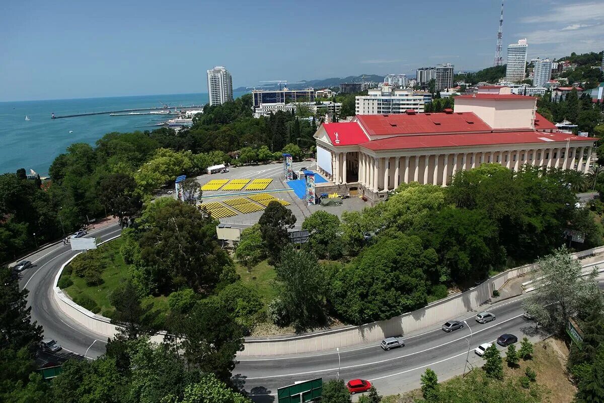 Здания города сочи. Сочи центр города. зимний театр г. сочи. курортный город сочи. сочи центральный район.