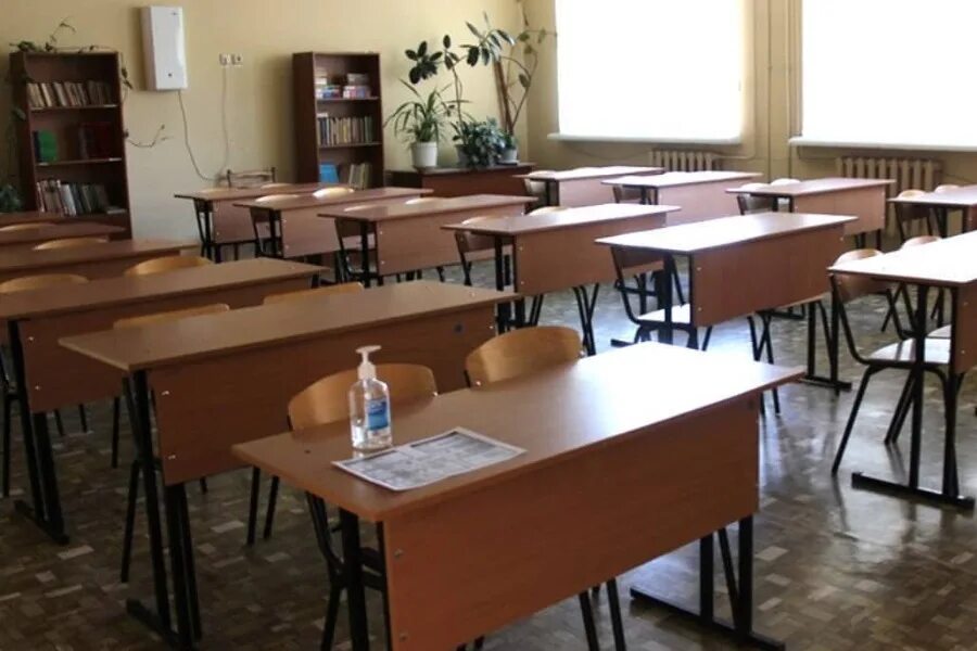 В каком случае закрывают класс на карантин. Закрытие учебных заведений на карантин. карантин в школах смоленской области. школы смоленска уйдут на карантин. карантин смоленск 2025 в школах.