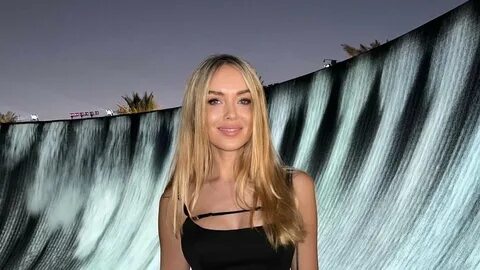 Ыстық балапандар жалаңаш