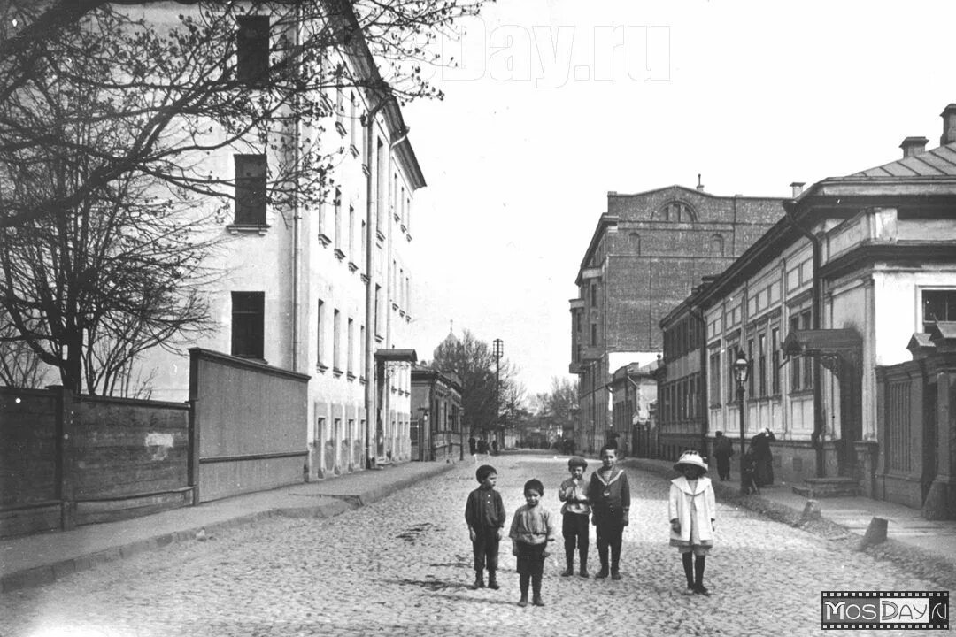 Кисловский переулок москва. Бельский переулок. Кисловский переулок москва. Малый трехсвятительский переулок. Бельский переулок.