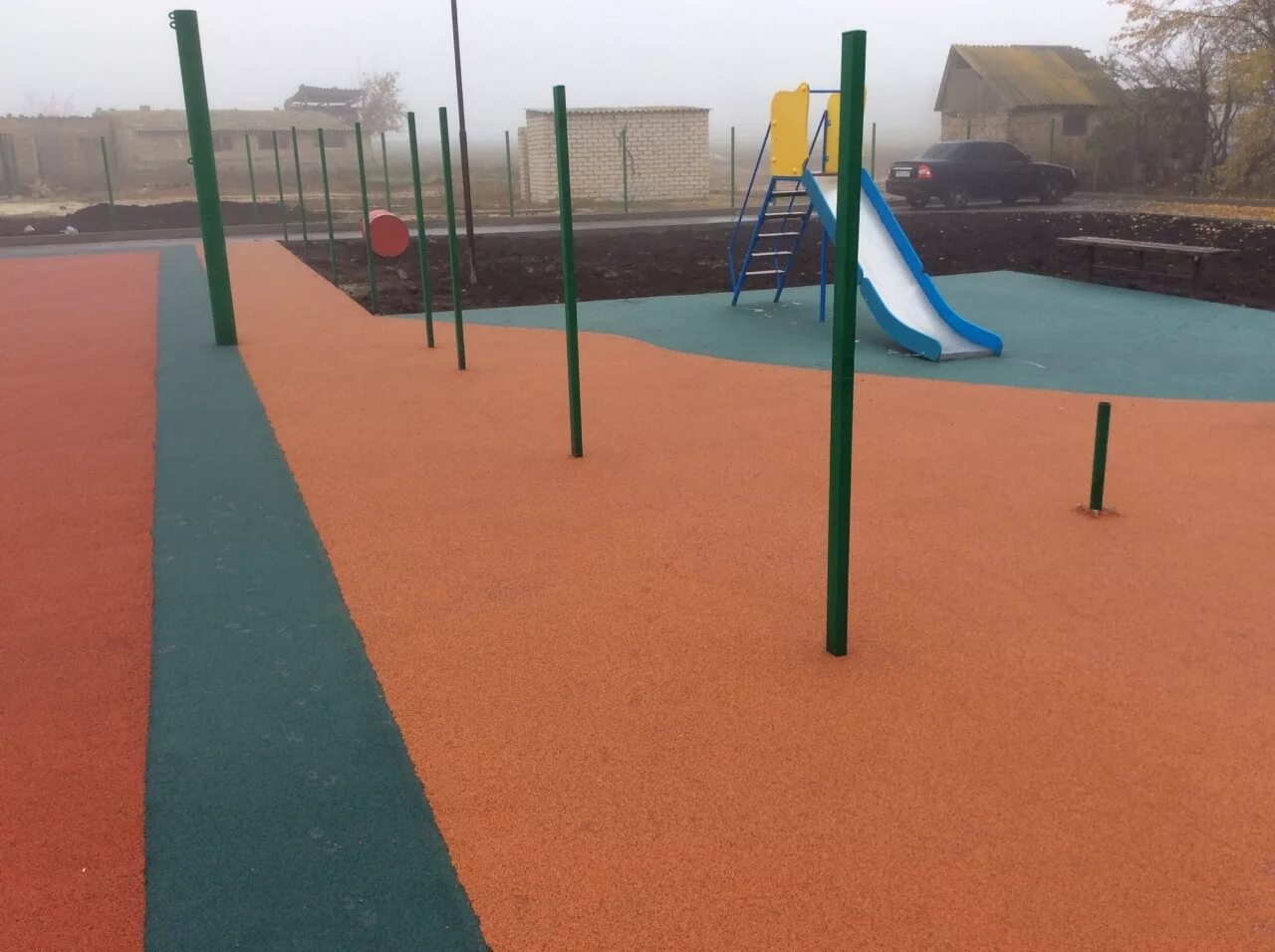 детская площадка. испытания покрытий детских площадок. космическая площадка дзержинск. испытания покрытий детских площадок. на детской площадке.
