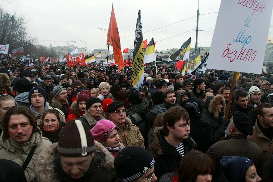 Санкционированный митинг в москве. Митингующие в москве. Предвыборный митинг. Выборы в тайшете. Болотная площадь митинг.