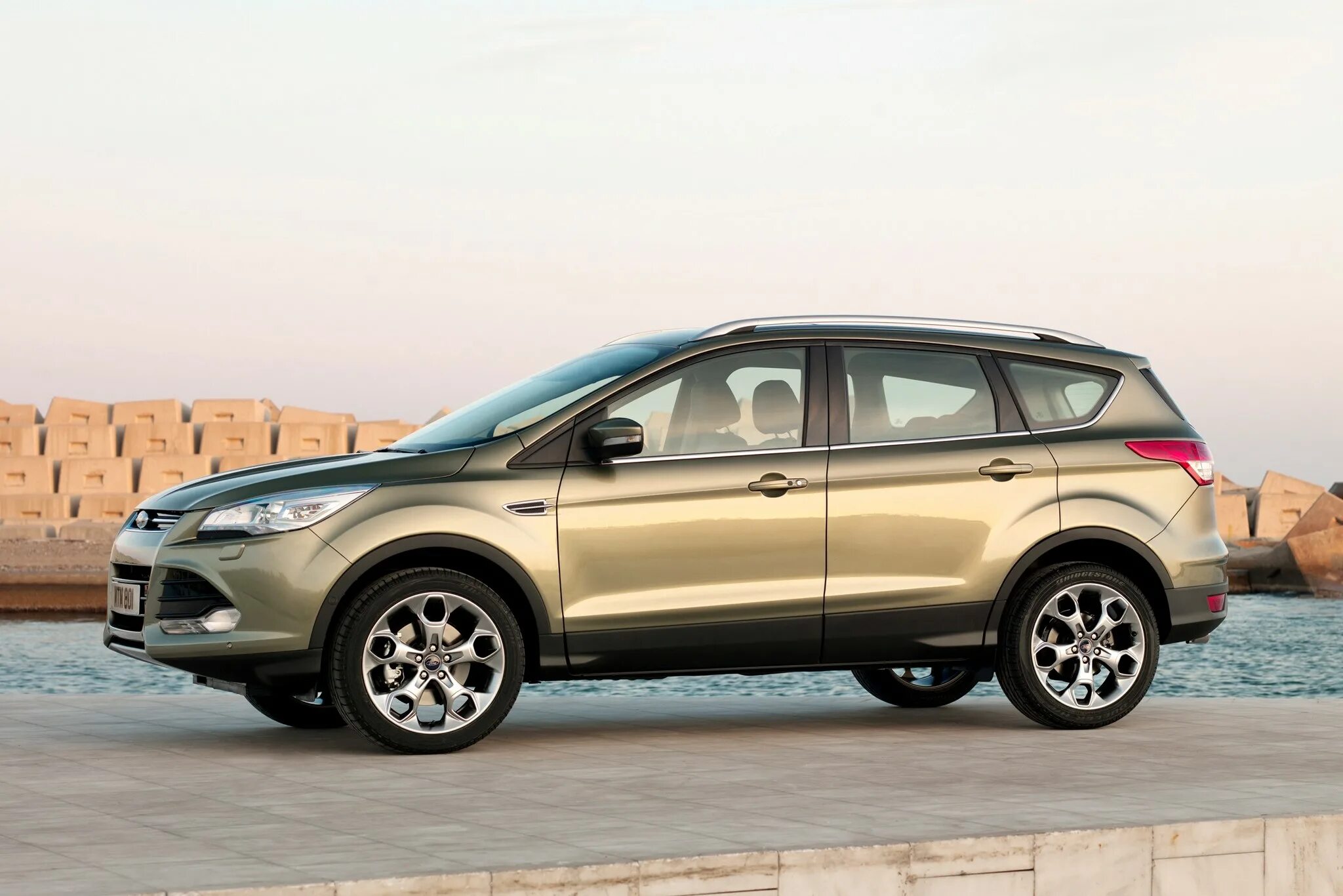 Форд куга 1.6 150 л. Ford Kuga 1.6. Ford Kuga 2 поколение. Ford Kuga 2013. Форд Куга 2 2013 1.6.