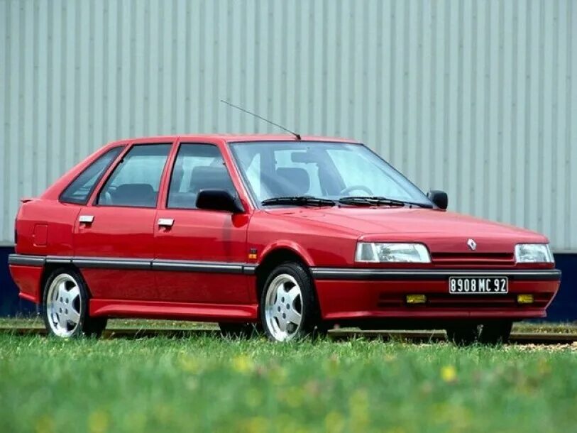 Рено 21 фото renault-21-turbo-quadra Sekiz Silindir