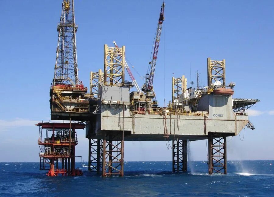 Jack up rig. Буровая вышка врм-24/30. Jack up barge vacancies. To jack up. Oil and gas rig.