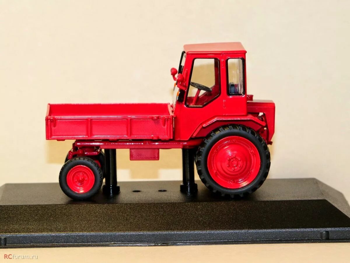 Радиоуправляемые трактор 1/16 брюдер. Трактор т16 1:43. Трактор игрушечный. Трактор мтз 82 на пульте управления. 4ghz.