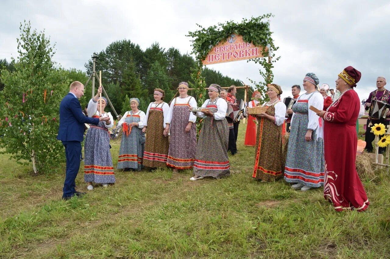 Рп5 петровки. Петровки праздник. петровки праздник картинки. уютненское сельское поселение танцы.