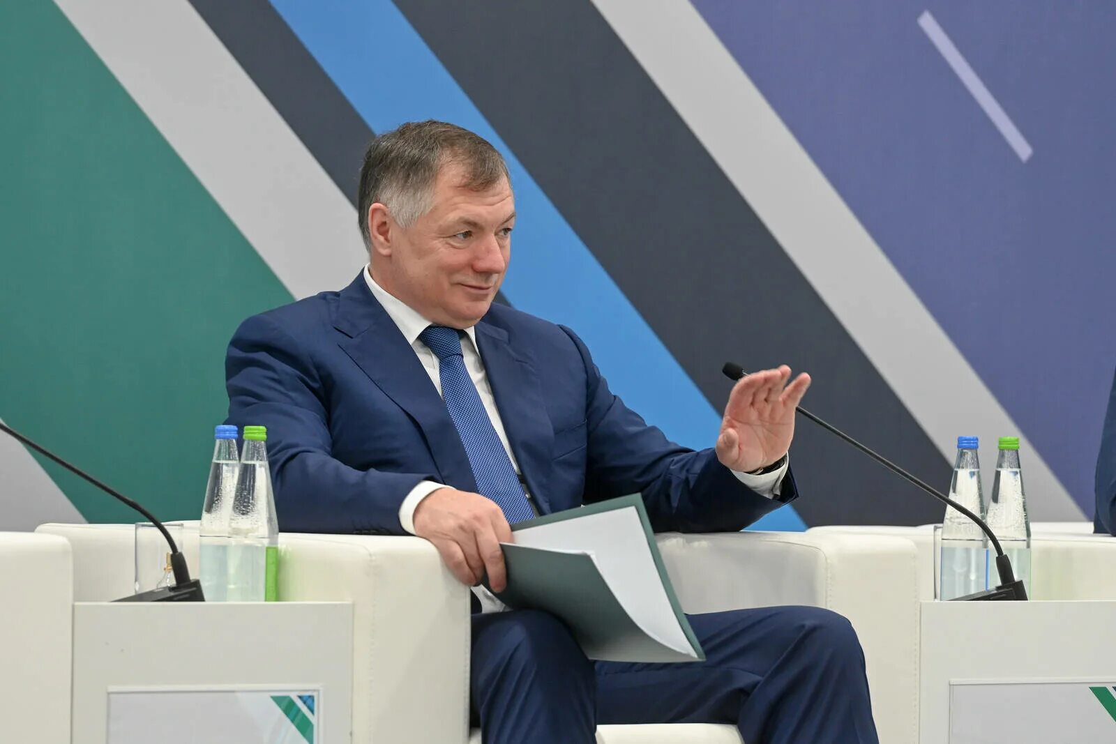 Хуснуллин дом. Казань исламский мир 2025 хуснуллин. хуснуллин и решетников.