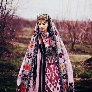 Таджикский национальный костюм женский