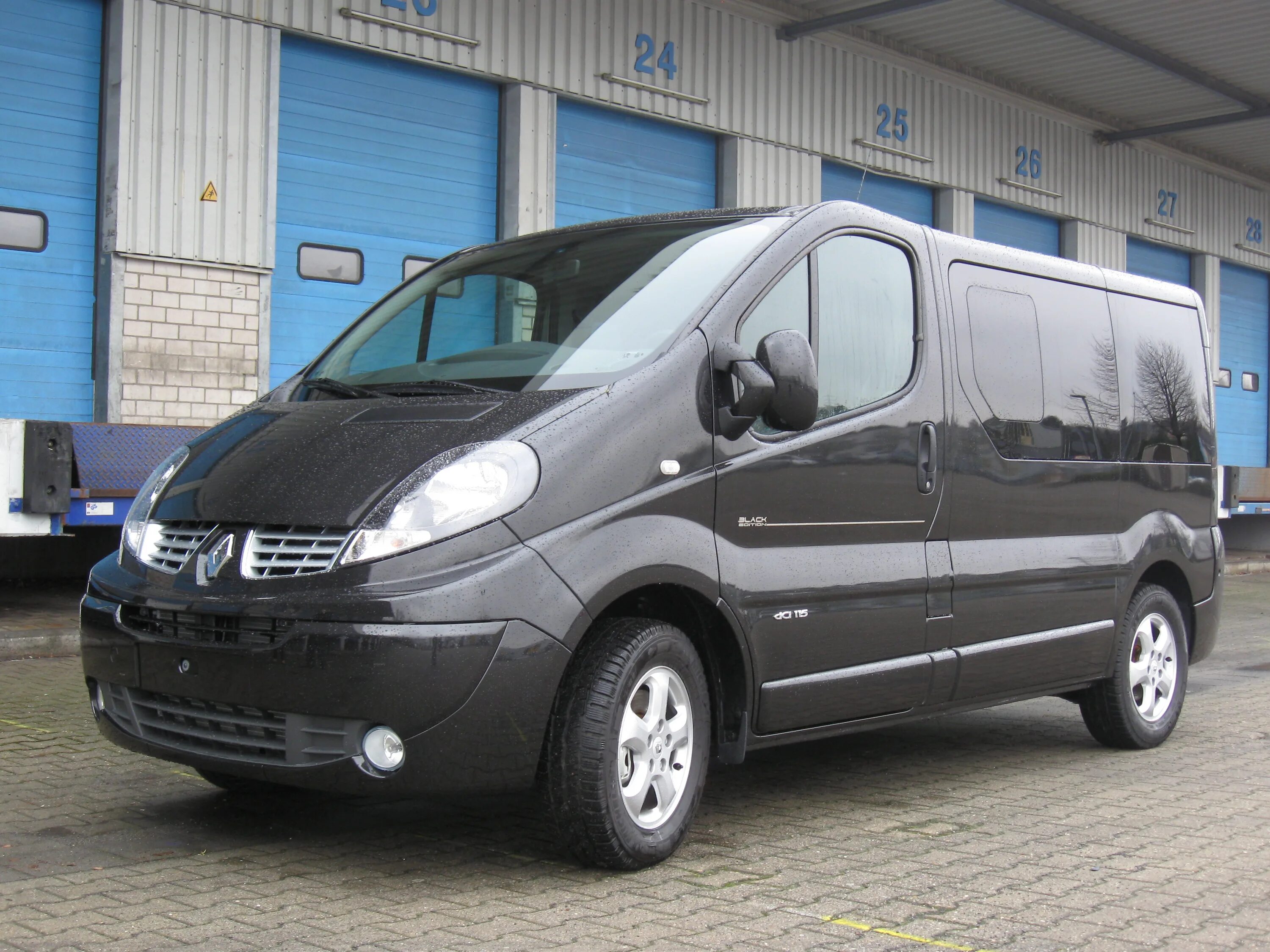 Минивэн Renault Trafic. Рено трафик пассажирский. Renault Trafic черный. Микроавтобус Рено трафик пассажирский. Купить рено пассажирский