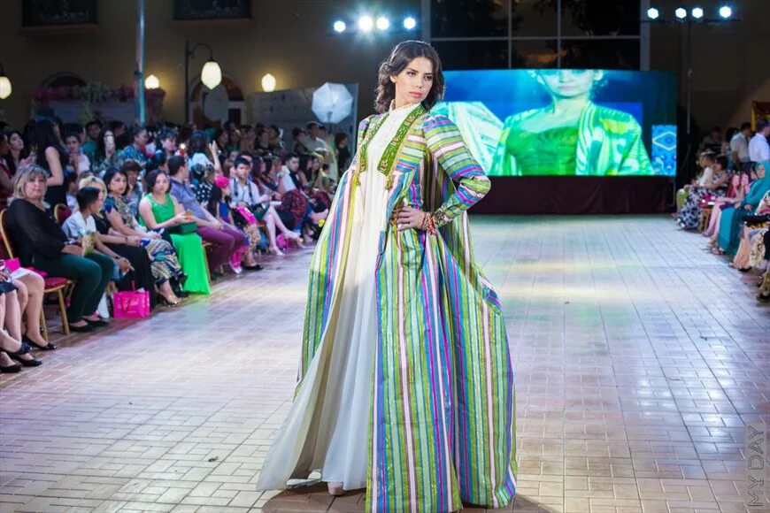 атлас и адрас в таджикистане мода. миллий келин либослари 2022. шахзода мухамедова либослари 2022. анор ателье миллий либослари. Milliy ko.