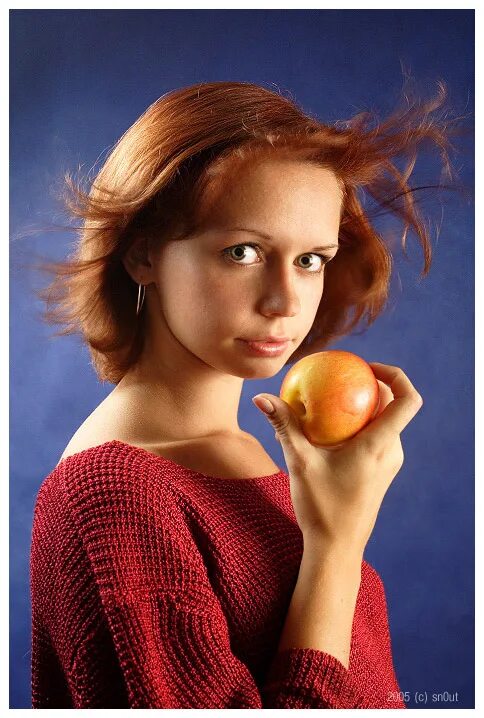Peach modeling. Девушка с персиками. девушка модель с персиком. красивые персики девушек. peach фотомодель.