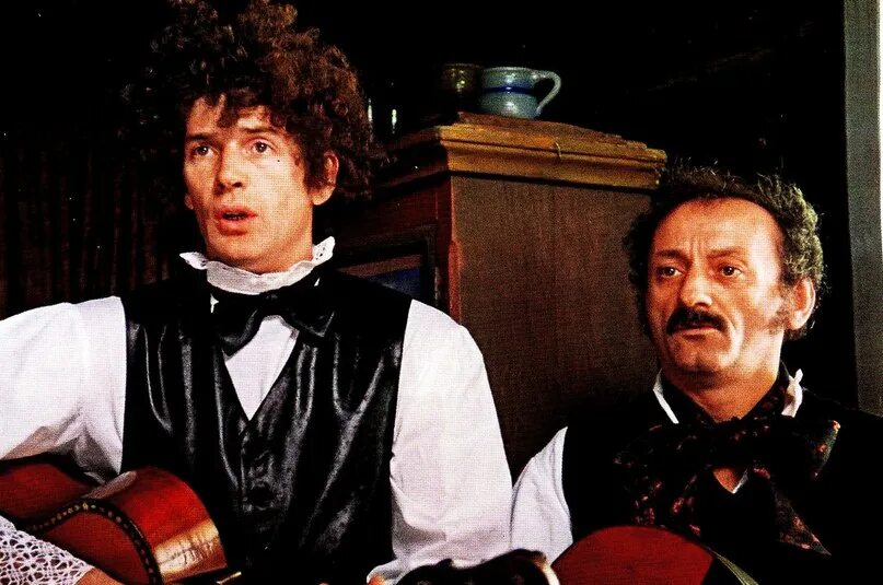 Уно моменто песня ноты. Уно моменто песня. Формула любви абдулов и фарада. Уно моменто песня текст. Песня уно уно моменто.