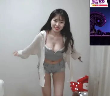 매력적인 트위치 스트리머 인스티즈 