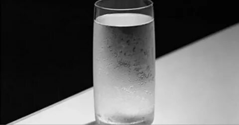 Первый стакан с водой охладили получив