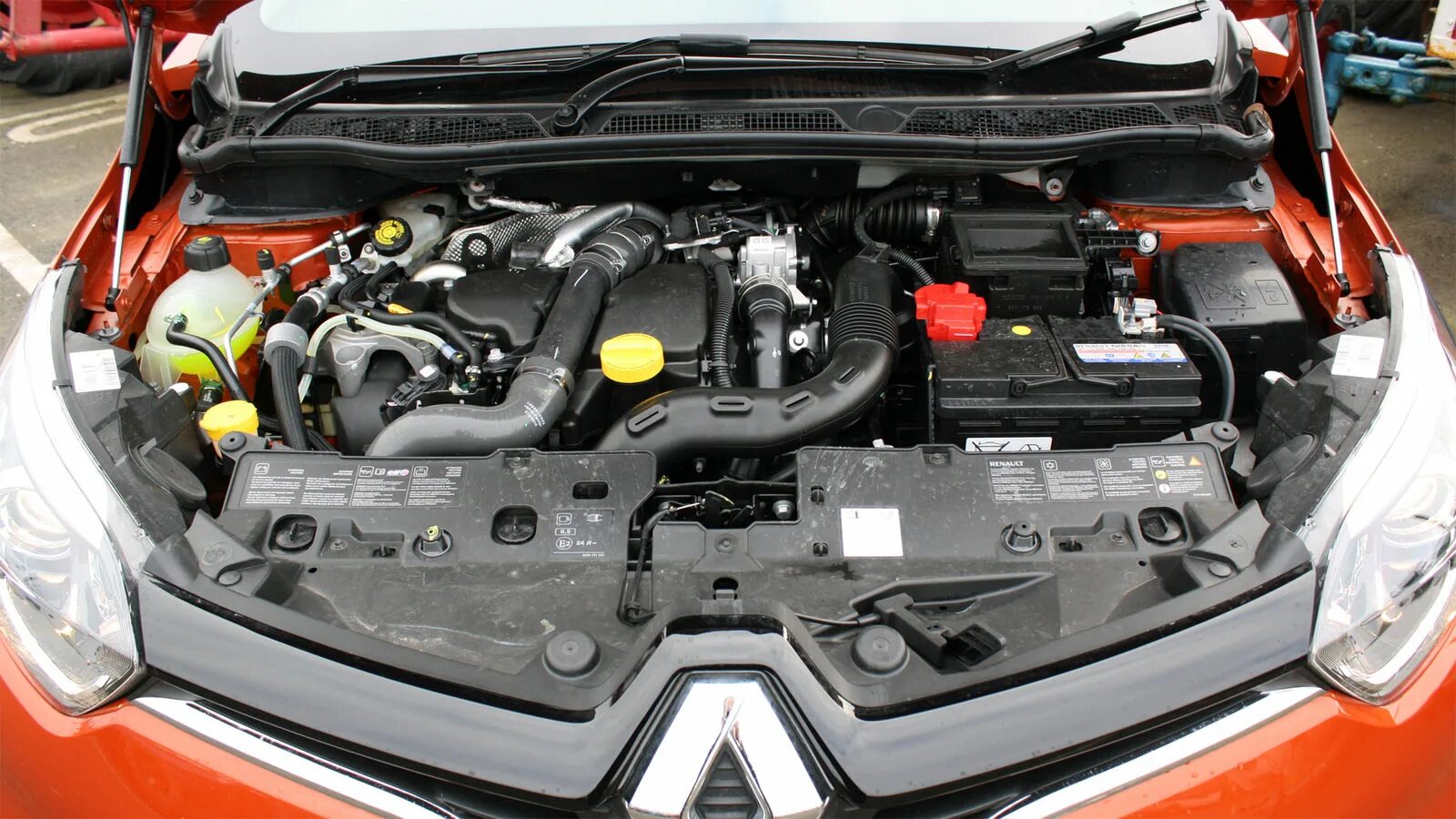 Renault Captur Dynamique 2015 review CarsGuide
