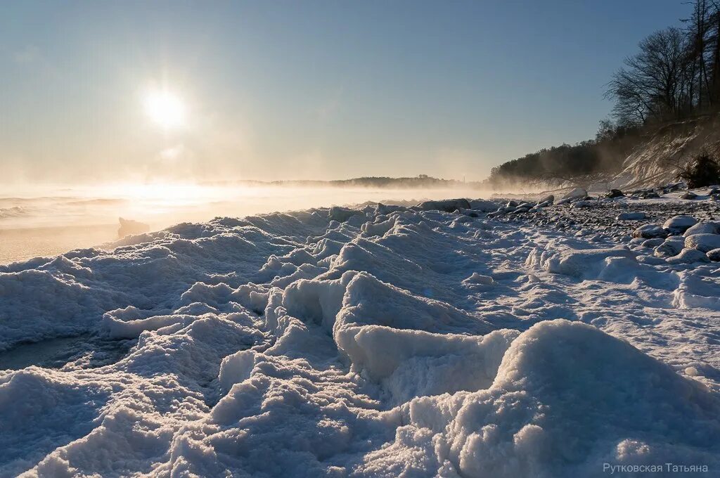 Азовское море зимой. Сон замерзающее море. Черное море зимой. Калининград замерзшие волны. Калининград зима замерзшие волны.
