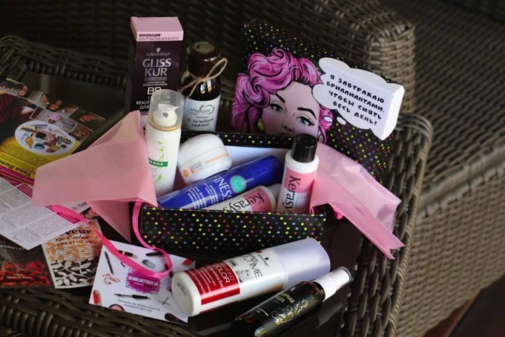 бьюти боксы своими. бьюти бокс для сестры. бокс с косметикой. бьюти бокс из бумаги. собираем бьюти боксы.